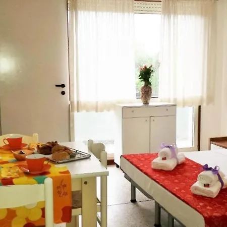 Lovely For 5 Guests By The